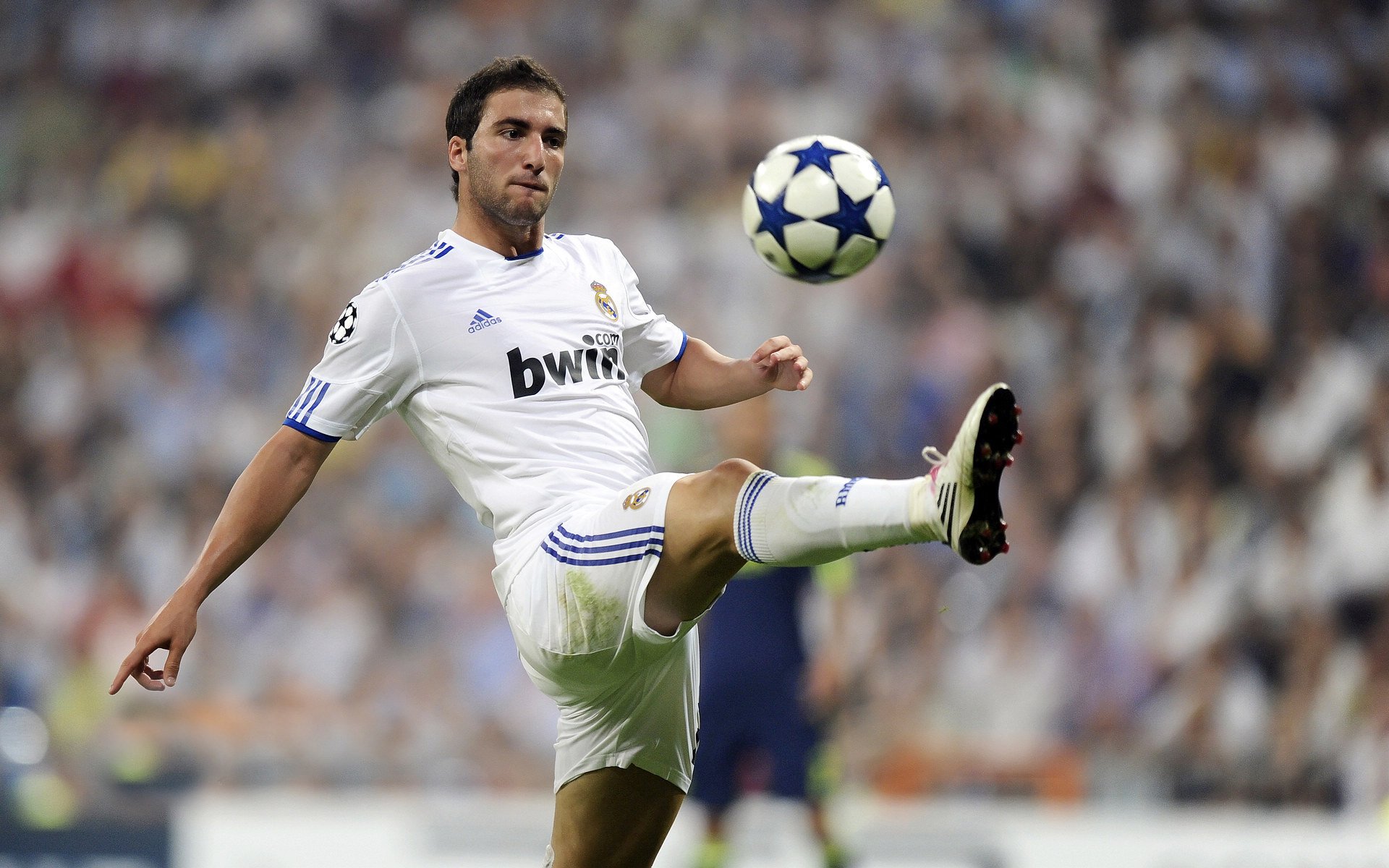 布莱克本中场压迫强硬，蓝白军团剑指附加赛，布莱克本ds